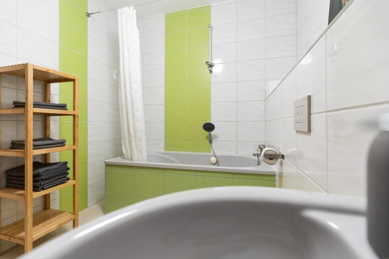 230 M2 Loft Mit Eigenem Wintergarten Mit Tischtennis & Dart, Kostenloser Parkplatz Erfurt Exterior foto